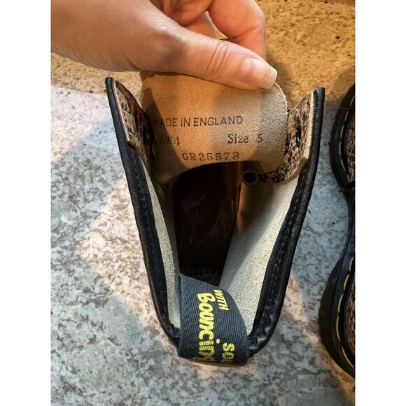 Dr. Martens Vintage 1460 Pascal Snakeskin Print 8 Eye Lace Up Boot Women 7 Men 5 - Picture 5 of 6